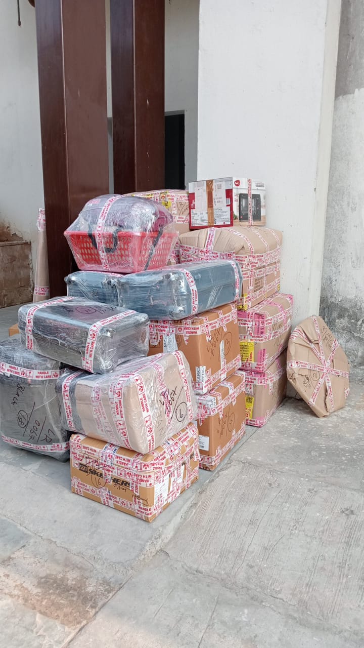 DTC International Packers Household goods stacked